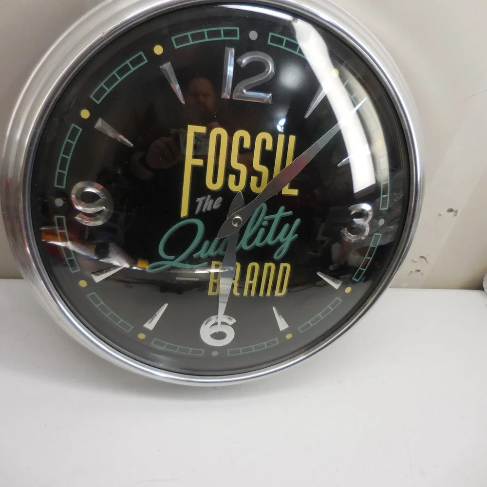 Fossil The Quality Brand Wall Clock Vintage Retro Style Chrome Domed Glass 14